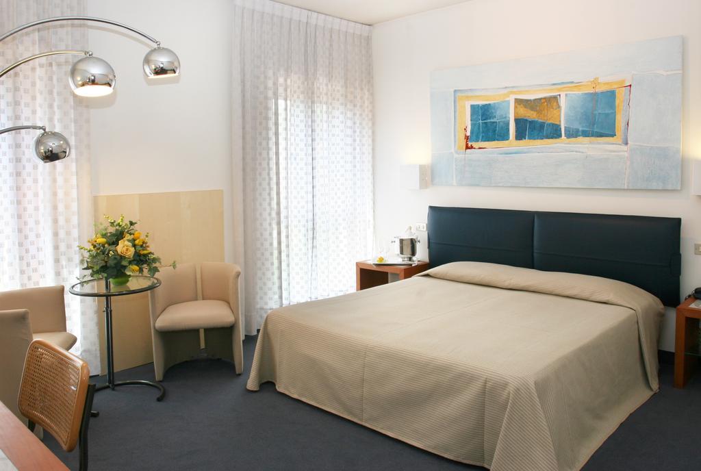 Arte Hotel Perugia Room photo